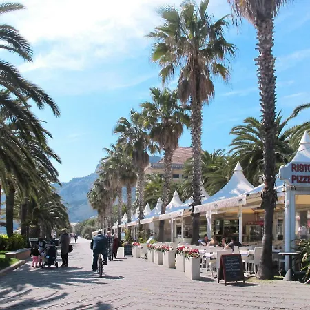 Locazione Turistica Casa Ginestra Apartment *
